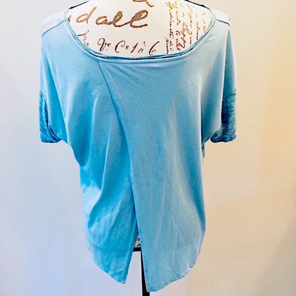 American Eagle 🦅 split butterfly back soft shirt - Picture 7 of 8